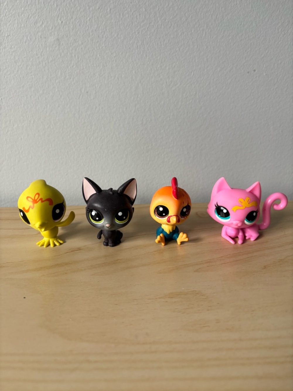 Littlest Pet Shop - Yellow Bird, Rooster, Black Cat, & Pink Cat